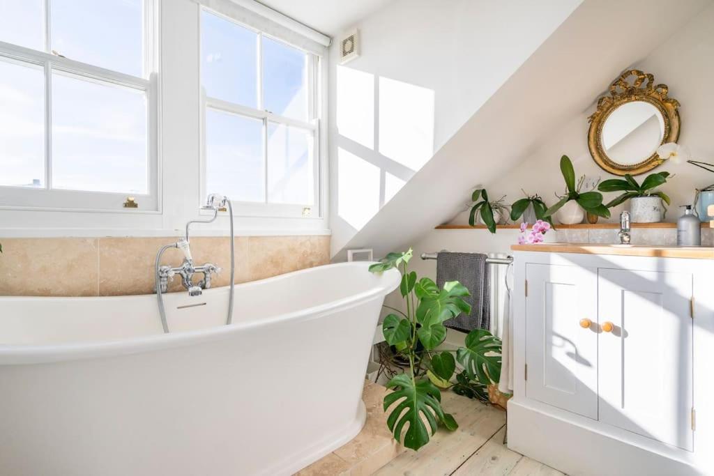 Boat House, Relax In A Whitstable Fisherman'S Cottage Luaran gambar